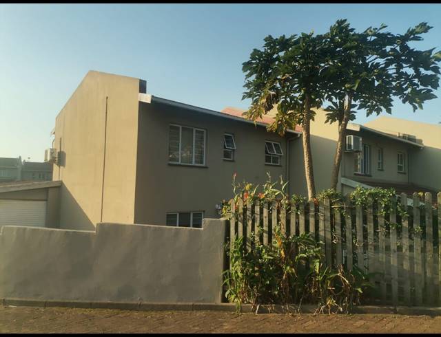 3 BEDROOM DUPLEX FOR SALE IN BLUFF